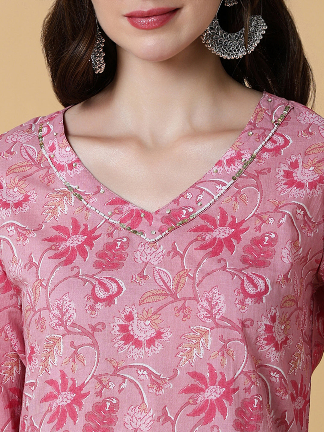 Women Floral Pink Straight Kurta Set