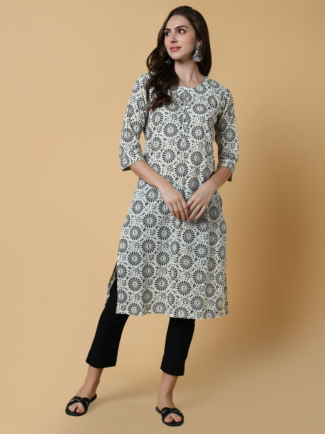 Women Off White Graphic Straight Kurta