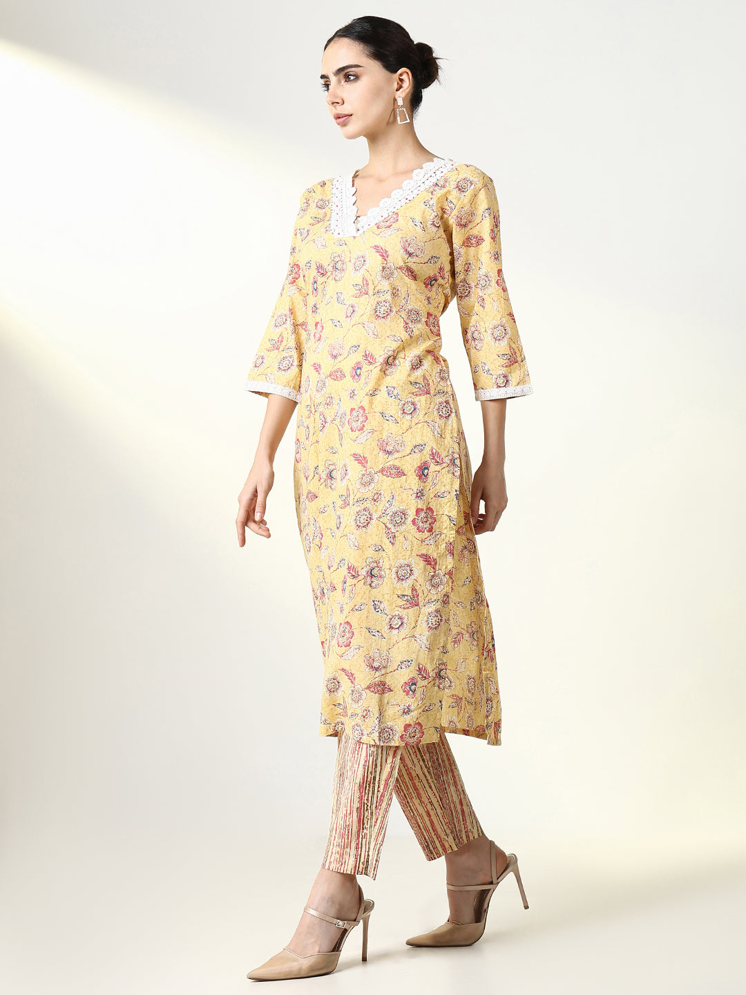 Women Floral Yellow Straight Kurta Set with Dupatta