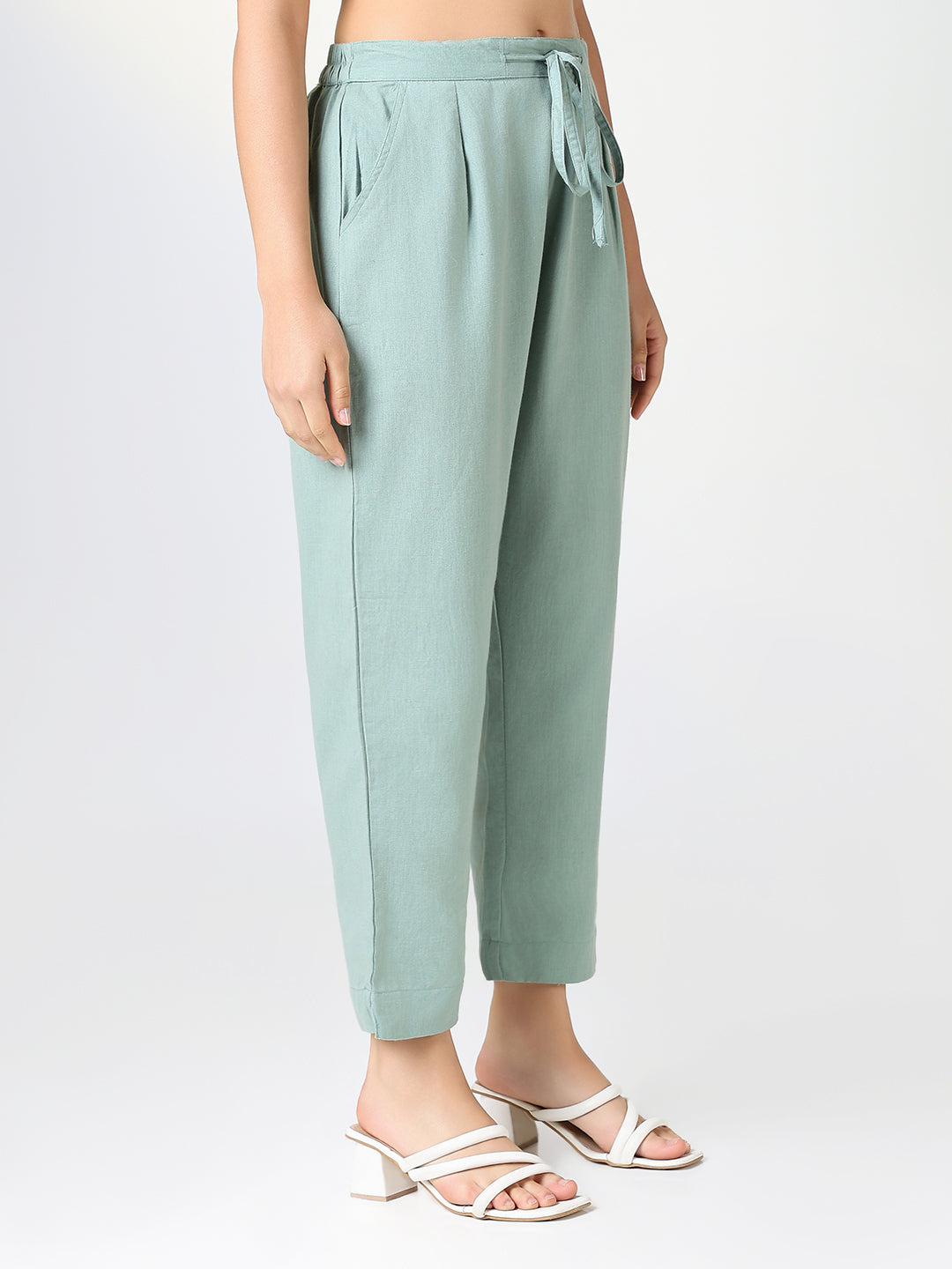 Women Solid Green Slim Fit Trousers