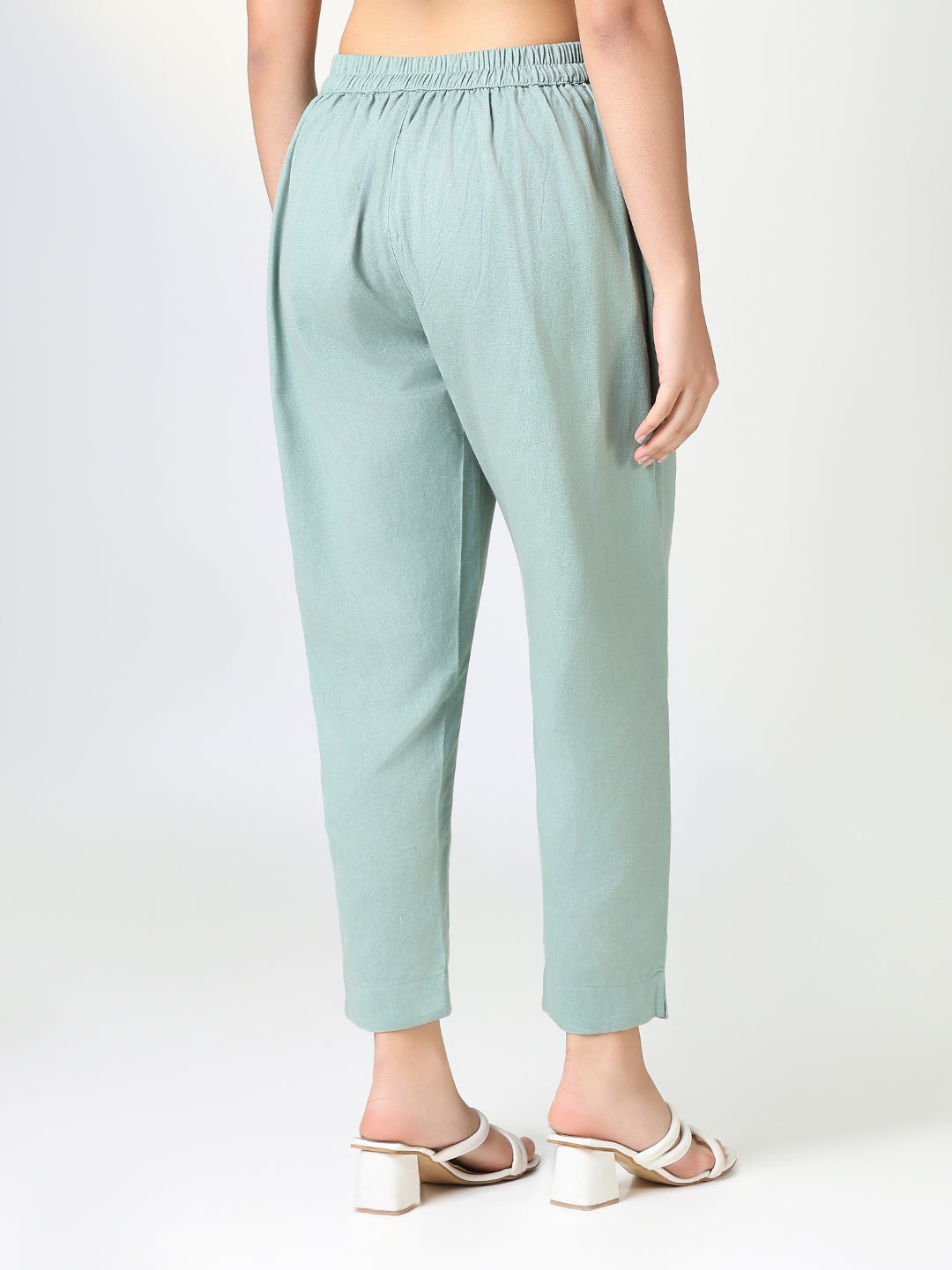 Women Solid Green Slim Fit Trousers