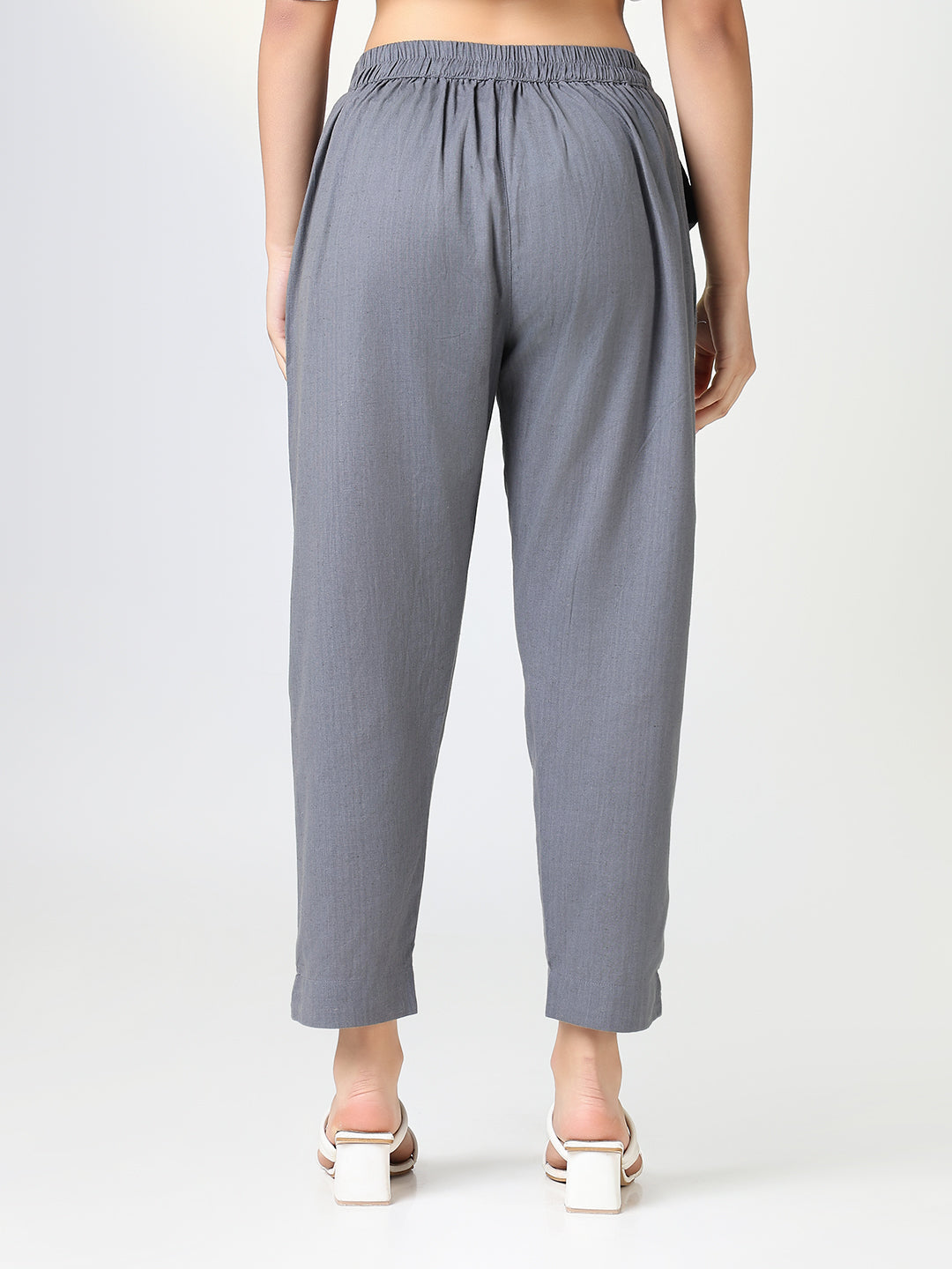 Women Solid Grey Slim Fit Trousers