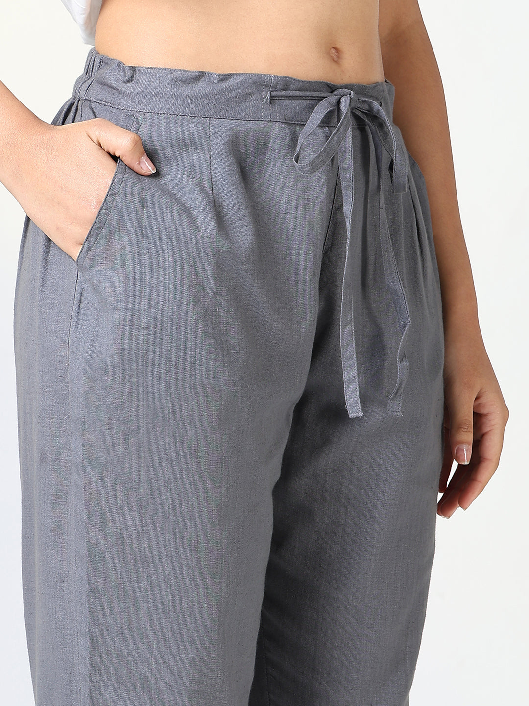 Women Solid Grey Slim Fit Trousers