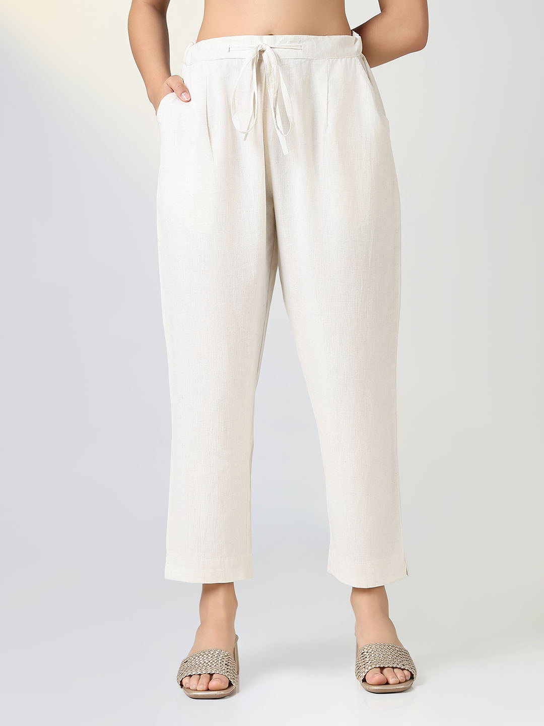 Women Solid Off White Slim Fit Trousers