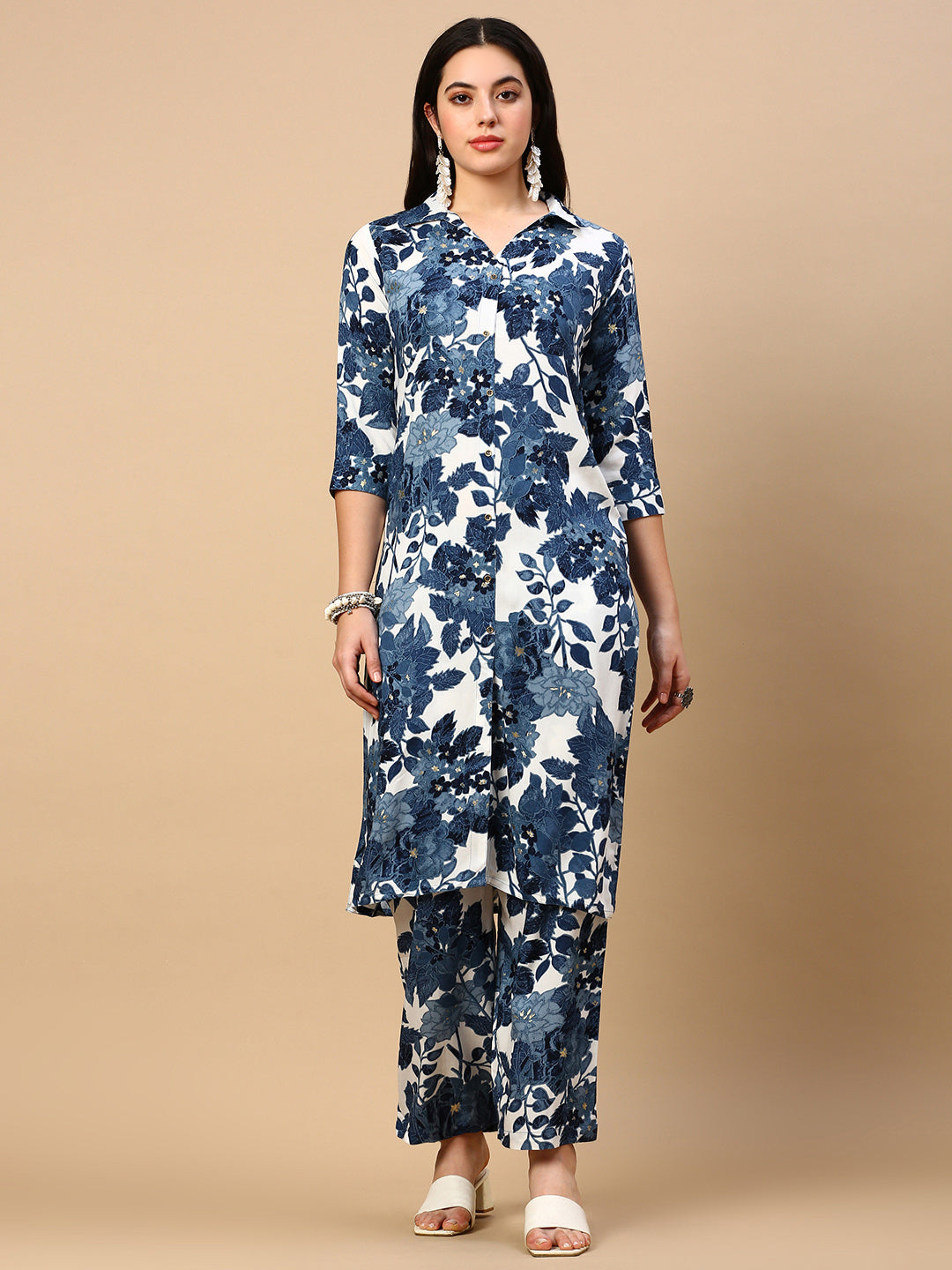 Women Floral Blue Straight Kurta Set