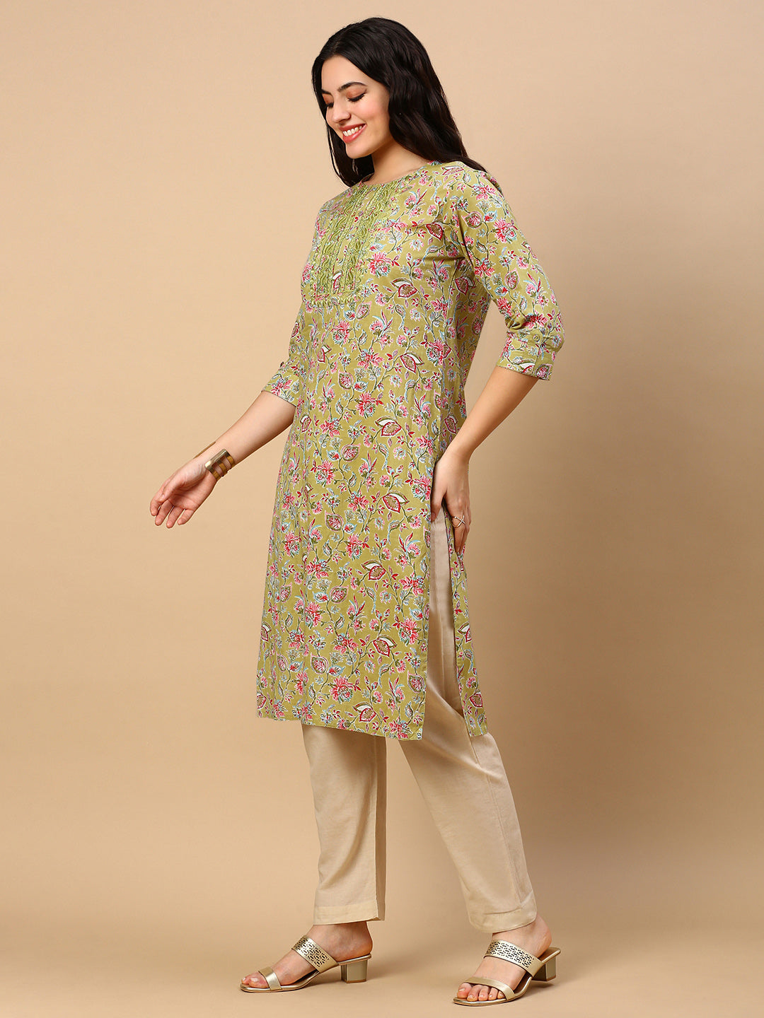 Women Green Floral Straight Kurta