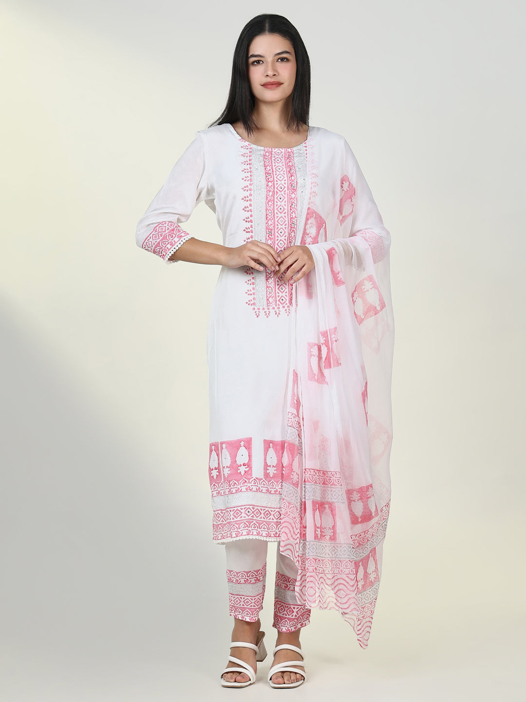 Women Graphic White Kurta Set with Dupatta