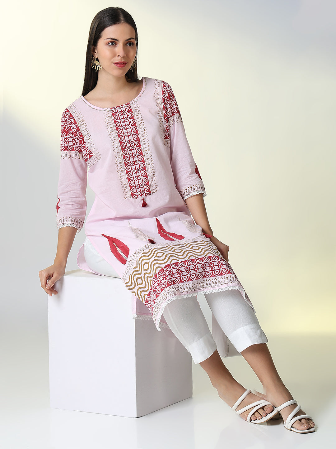 Women Pink Ethnic Motifs Straight Kurta