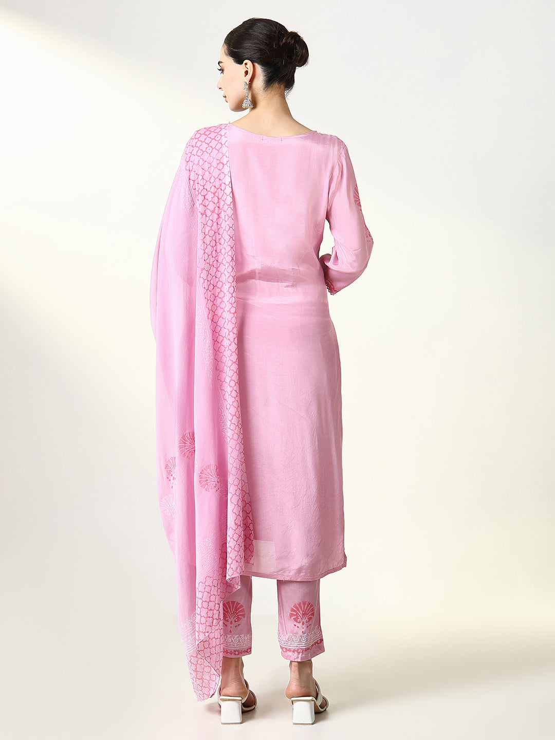 Women Floral Pink Straight Kurta Set with Dupatta