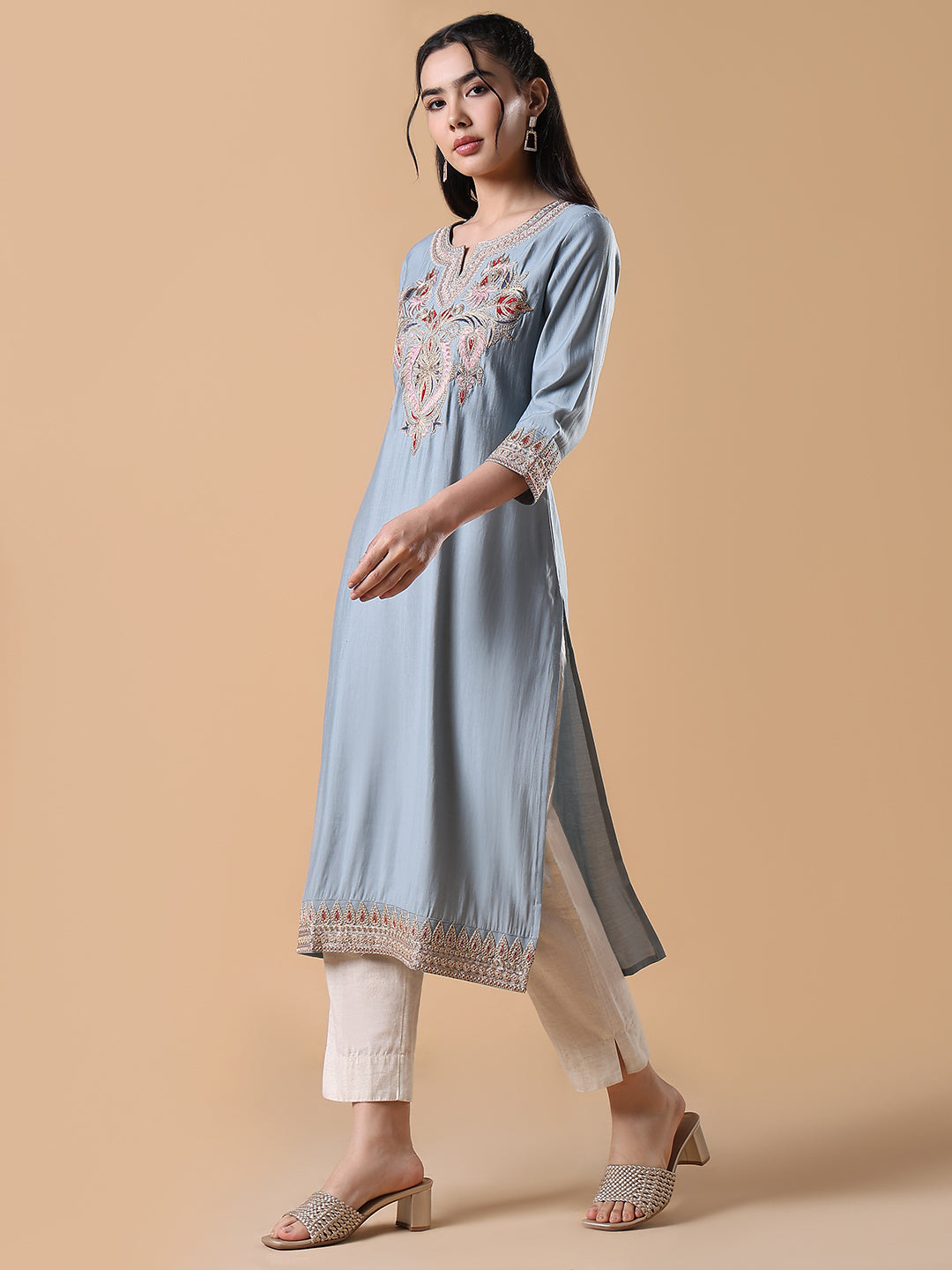 Women Grey Solid Embroidered Straight Kurta