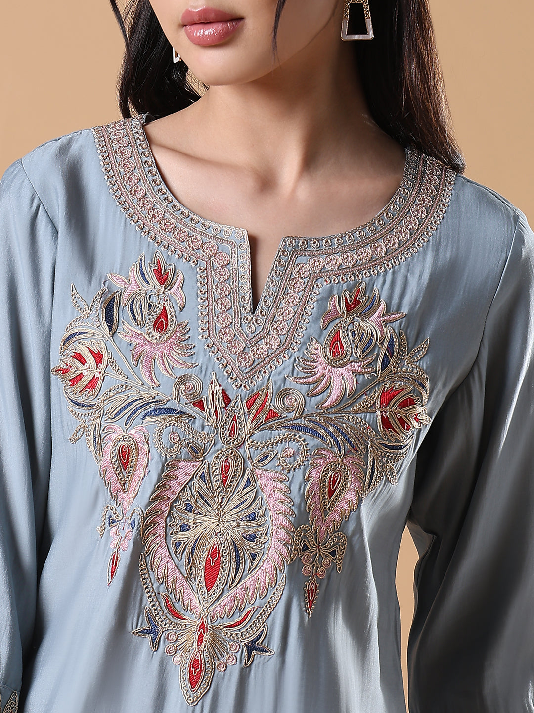 Women Grey Solid Embroidered Straight Kurta