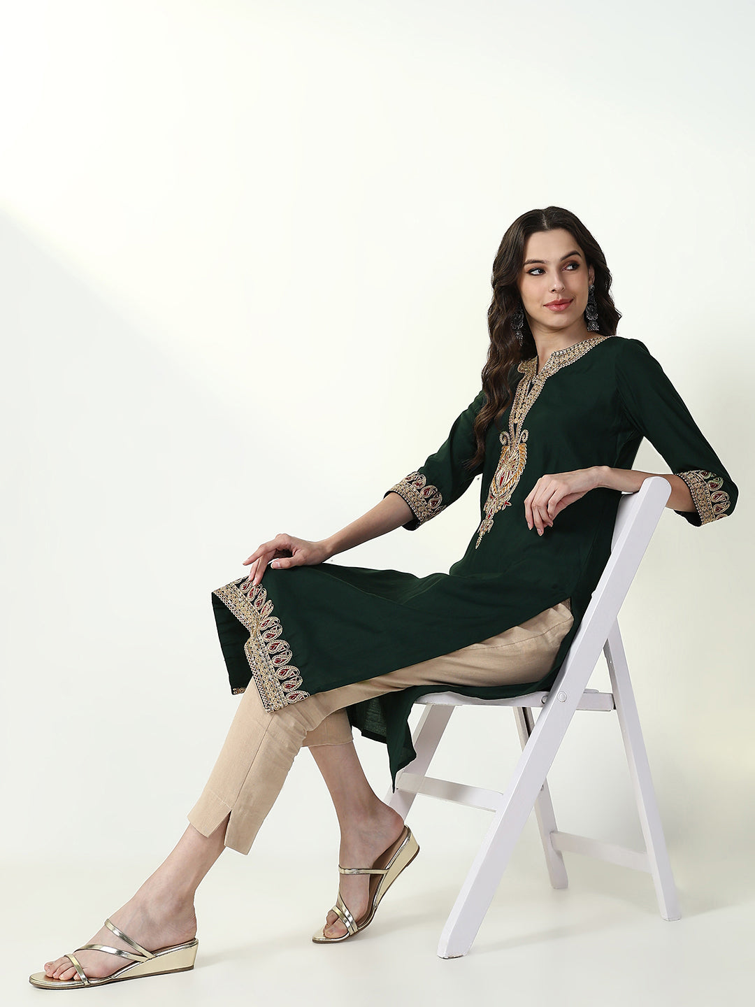 Women Green Solid Straight Kurta