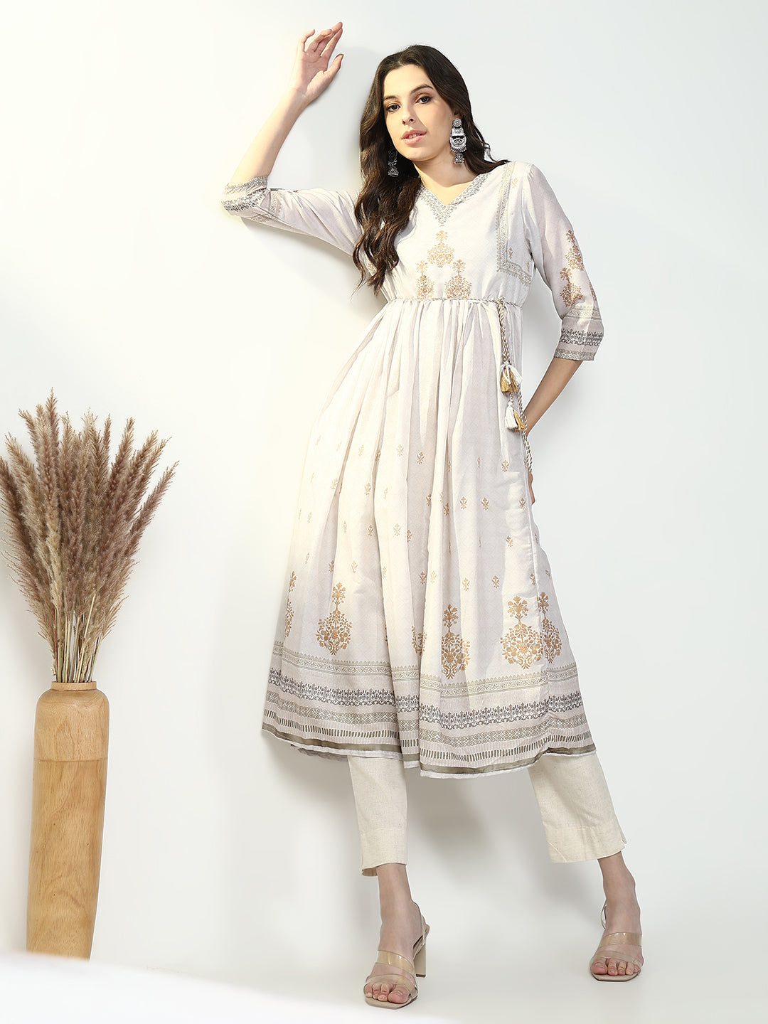 Women Off White Graphic Anarkali Kurta