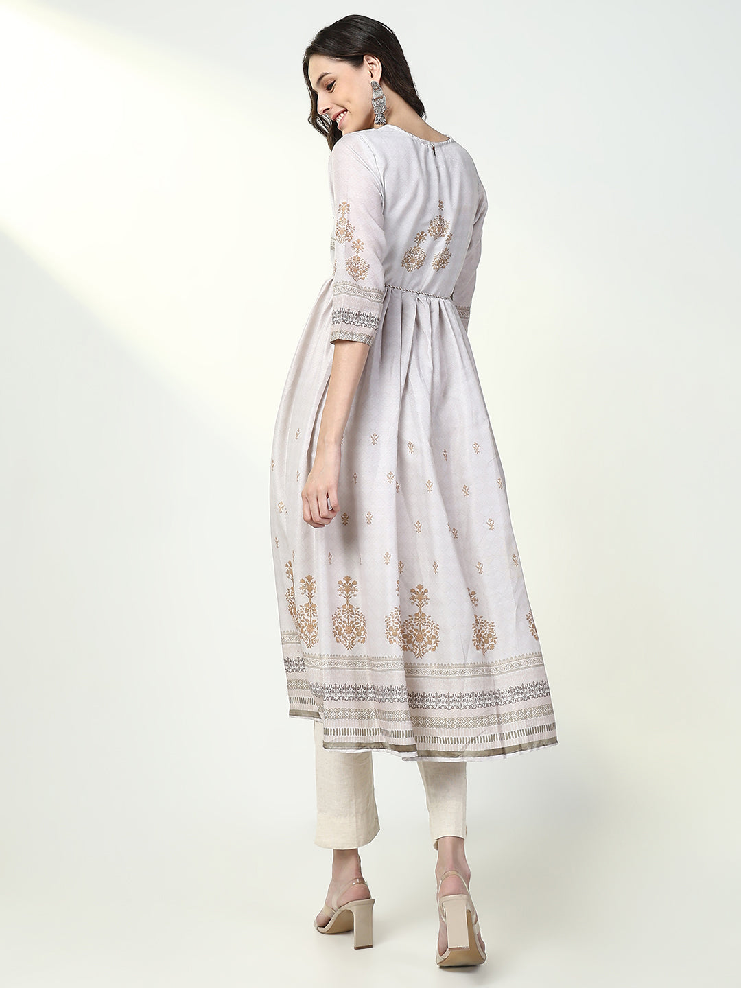 Women Off White Graphic Anarkali Kurta