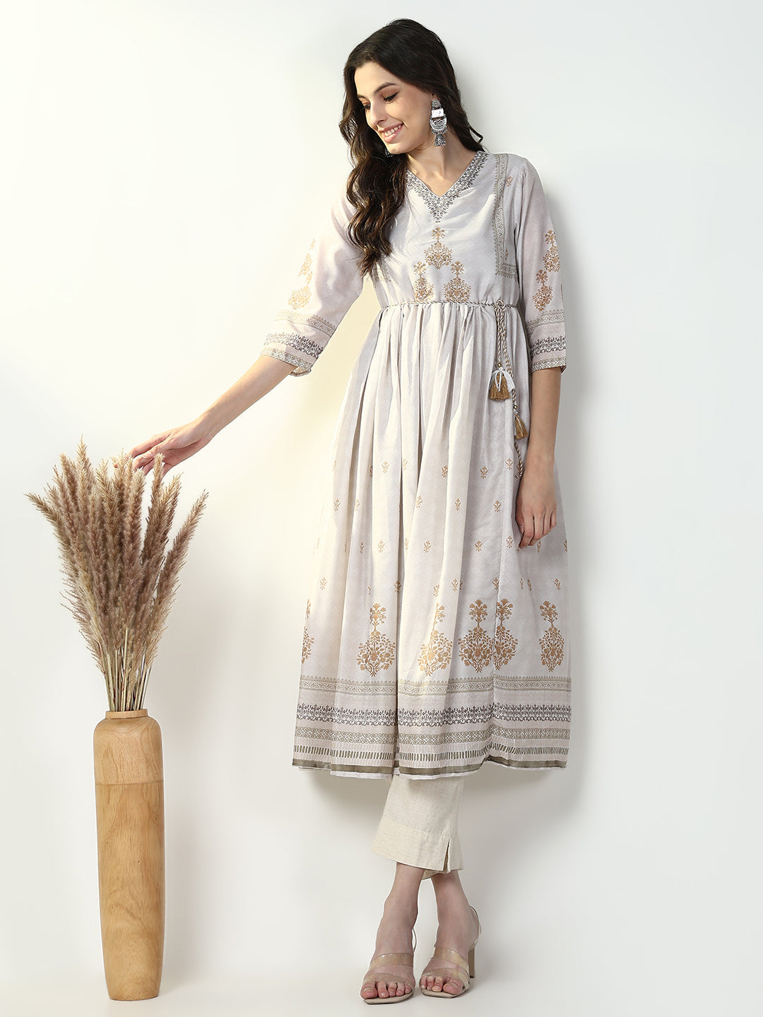 Women Off White Graphic Anarkali Kurta