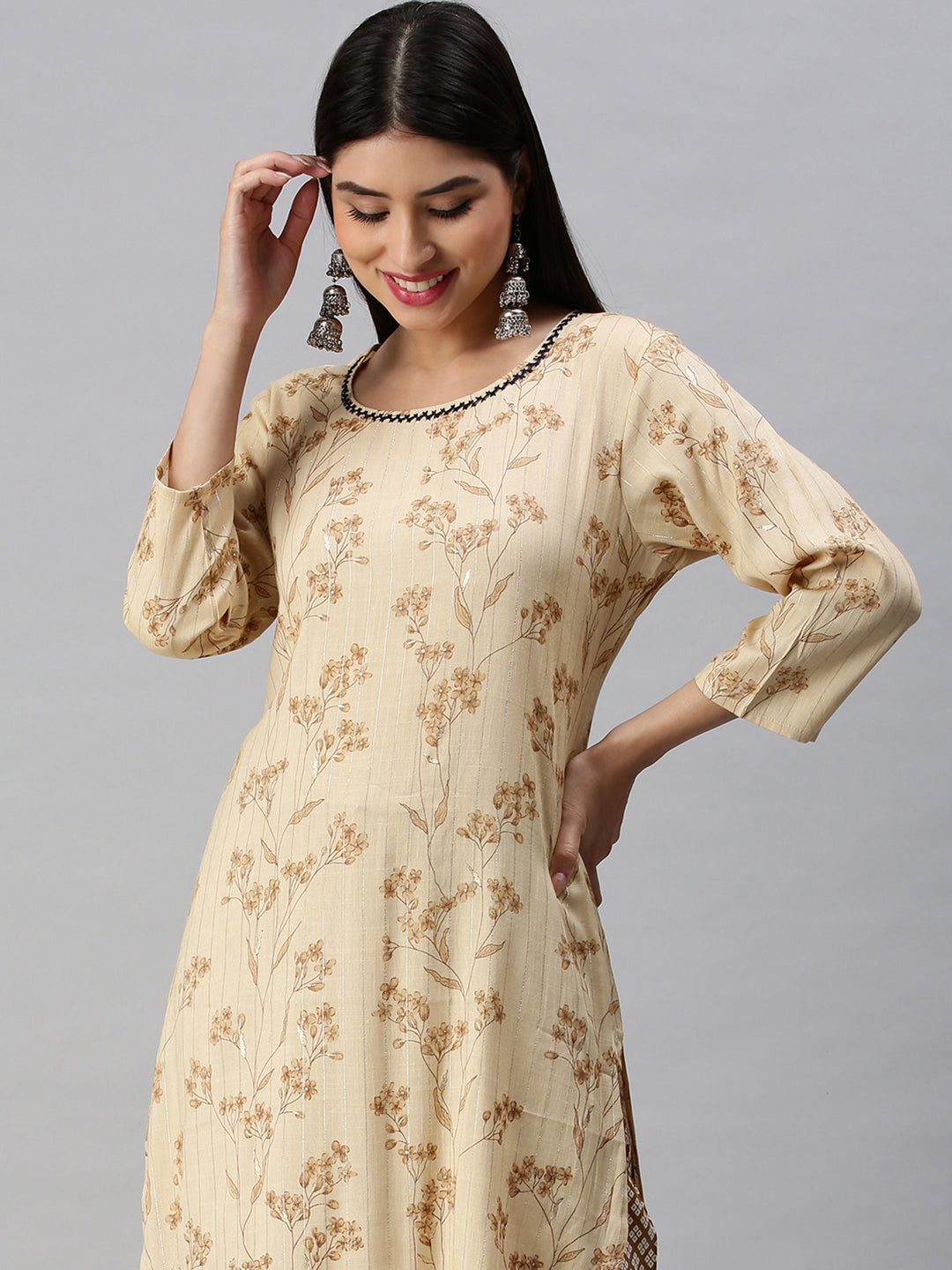 Women Straight Cream Printed Kurta and Trousers