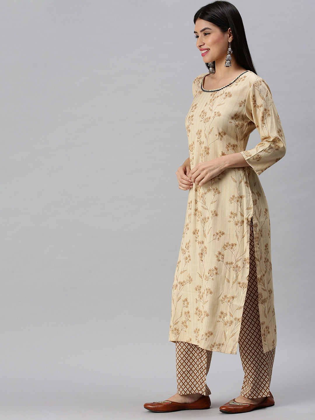 Women Straight Cream Printed Kurta and Trousers