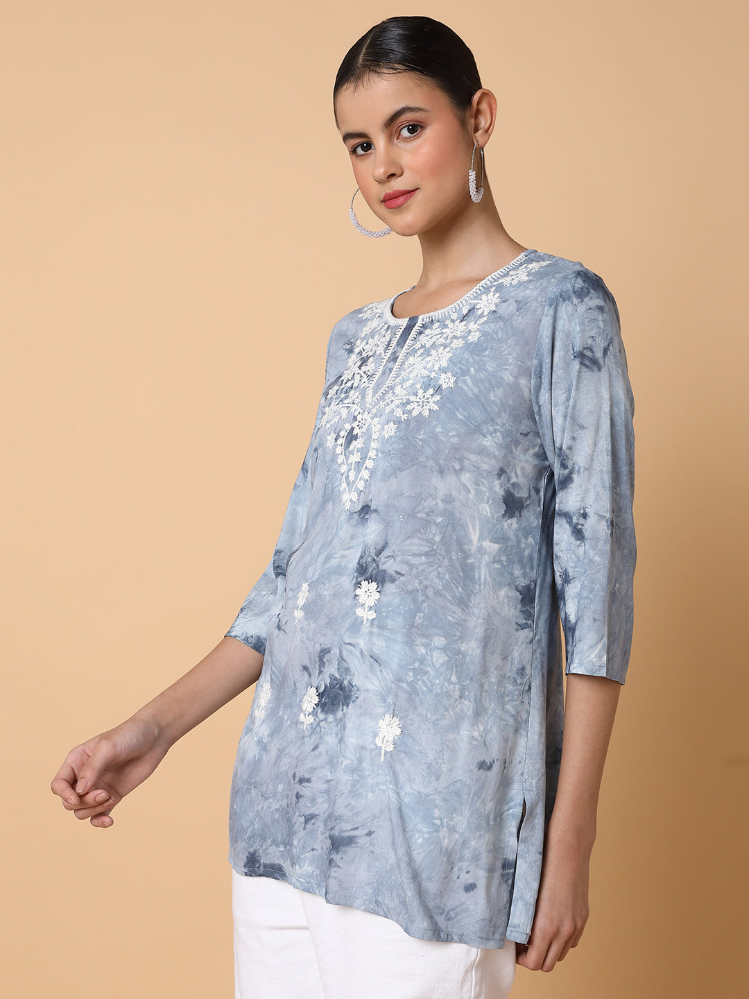 Women Floral Grey Chikankari Kurti