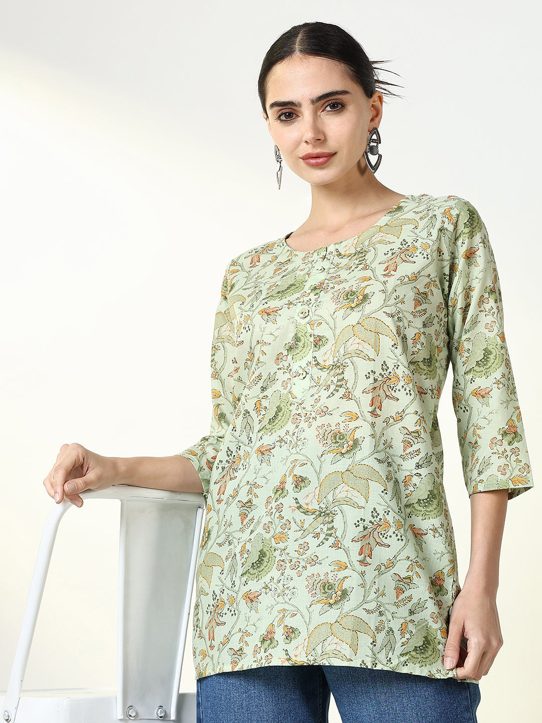 Women Green Floral Straight Kurti