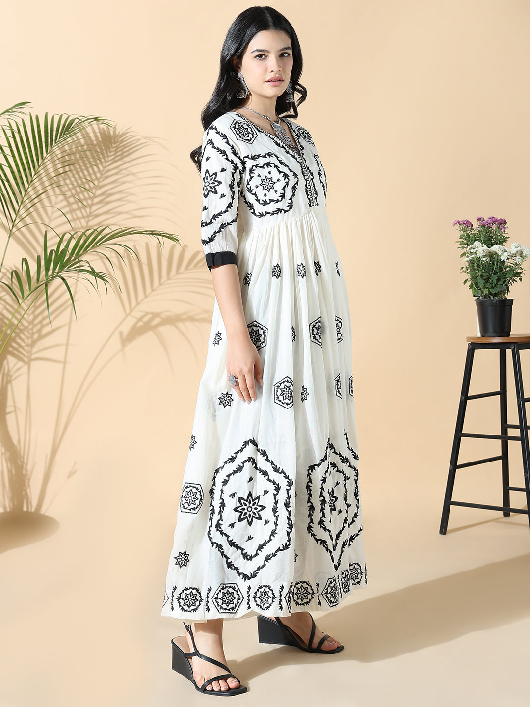 Women White Printed Cotton Anarkali Kurta