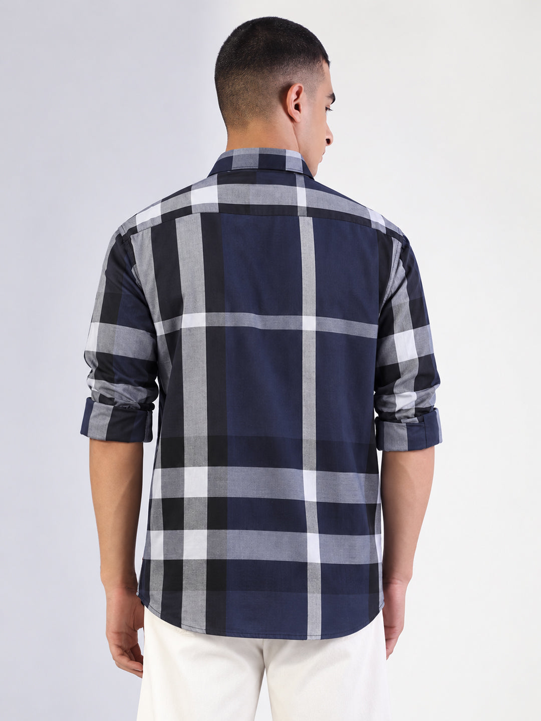 Men’s Checked Navy Blue Slim Fit Long Sleeves Shirt