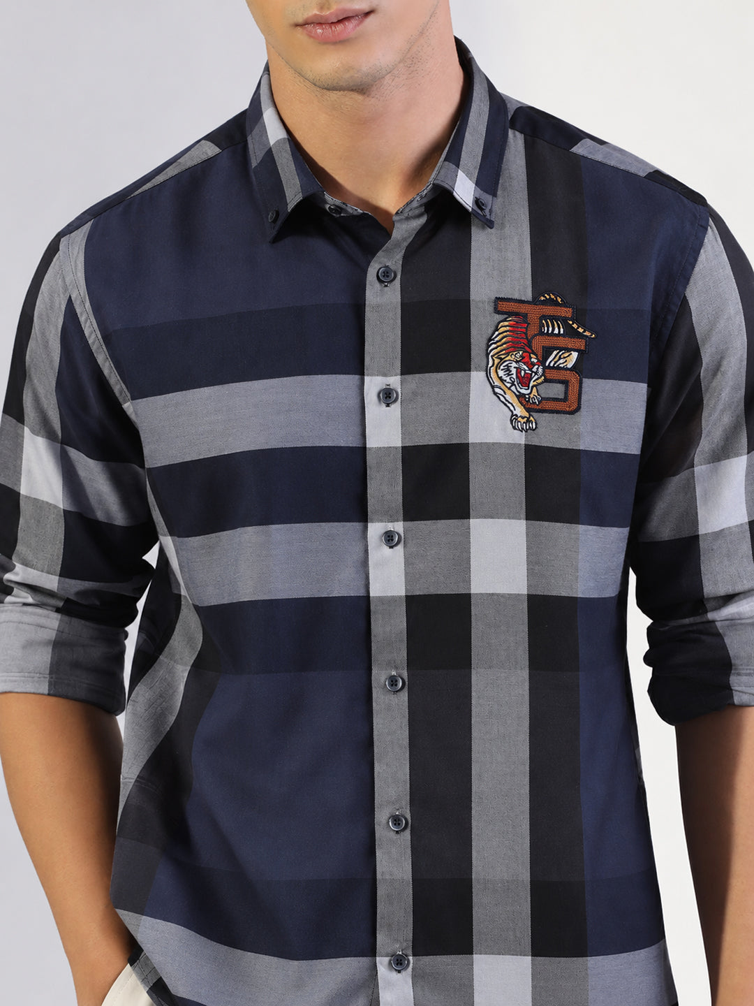 Men’s Checked Navy Blue Slim Fit Long Sleeves Shirt