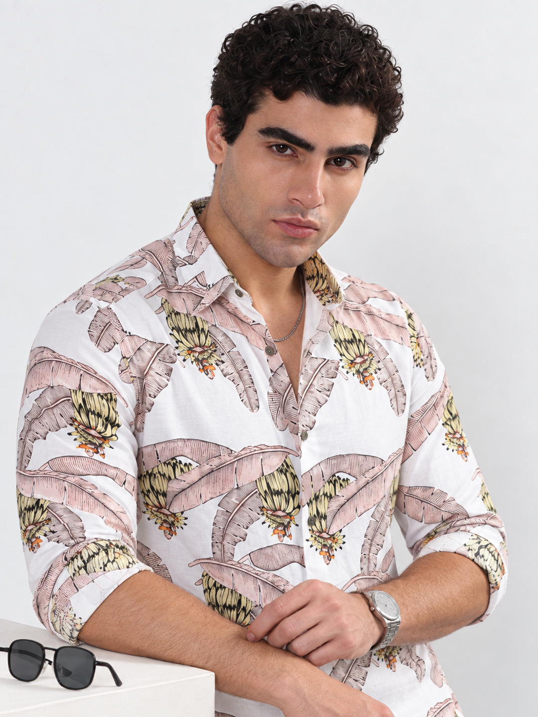 Men’s Tropical Printed White Long Sleeves Spread Collar Shirt