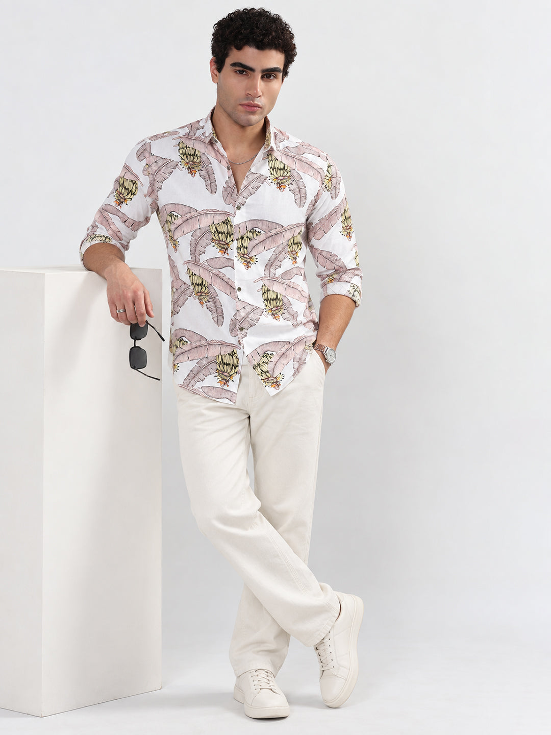 Men’s Tropical Printed White Long Sleeves Spread Collar Shirt