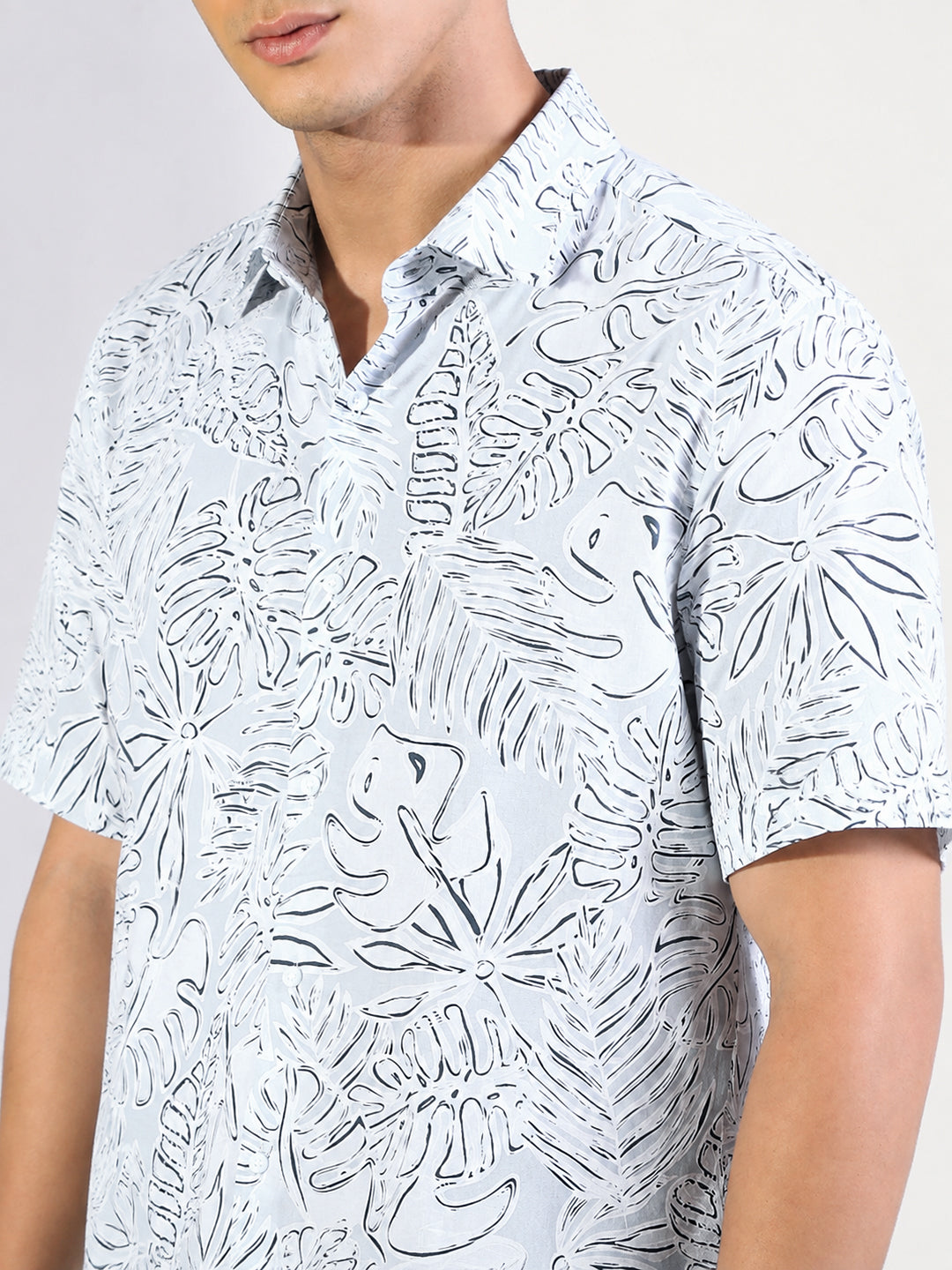 Men's  Tropical Printed Grey Short Sleeves Shirt with Spread Collar