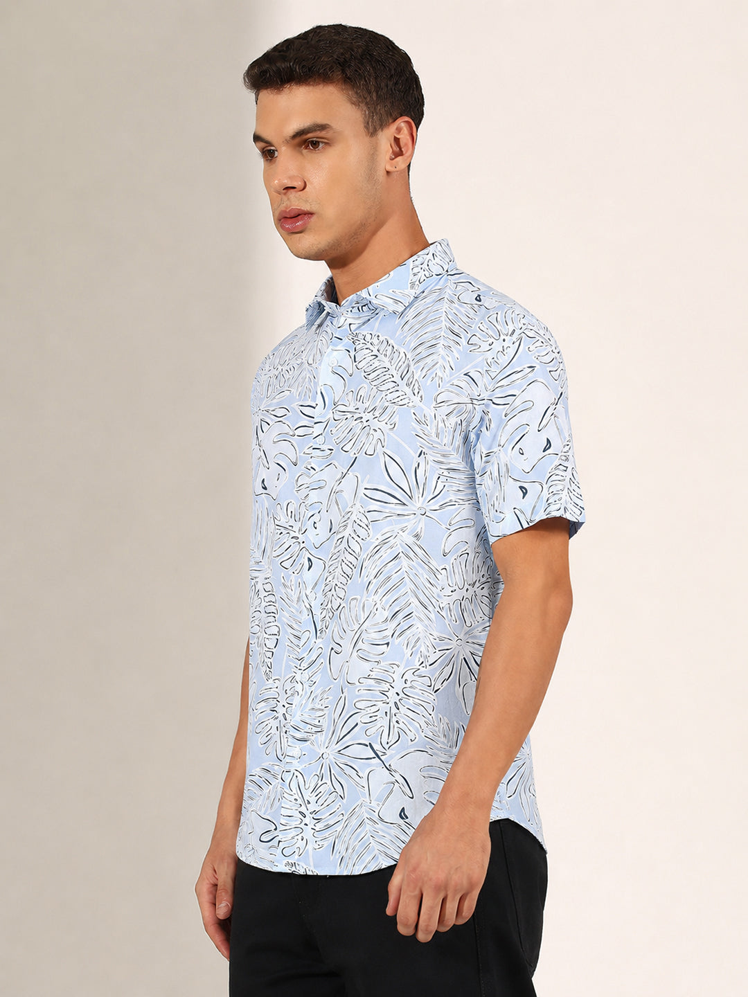 Men’s Tropical Printed Blue Short Sleeves Shirt with Spread Collar