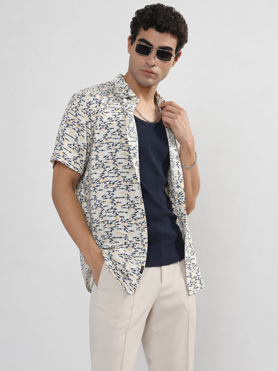 Men’s Animal Printed White Regular Fit Short Sleeves Casual Shirt