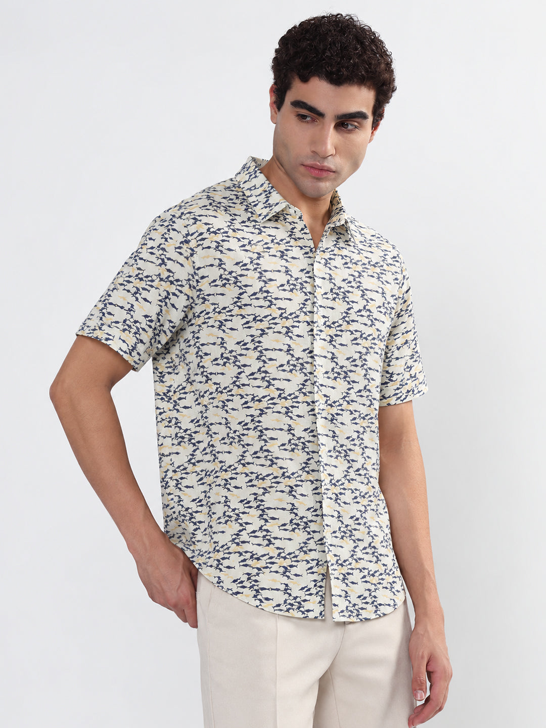 Men’s Animal Printed White Regular Fit Short Sleeves Casual Shirt
