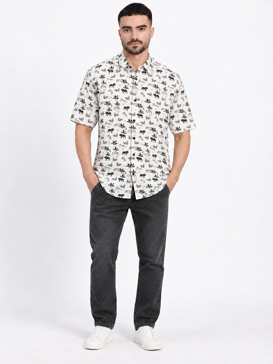 Men’s Graphic Printed White Regular Fit Short Sleeves Casual Shirt