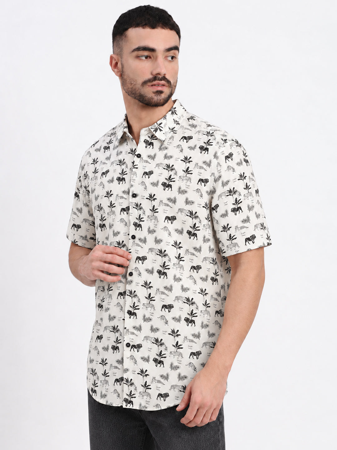 Men’s Graphic Printed White Regular Fit Short Sleeves Casual Shirt