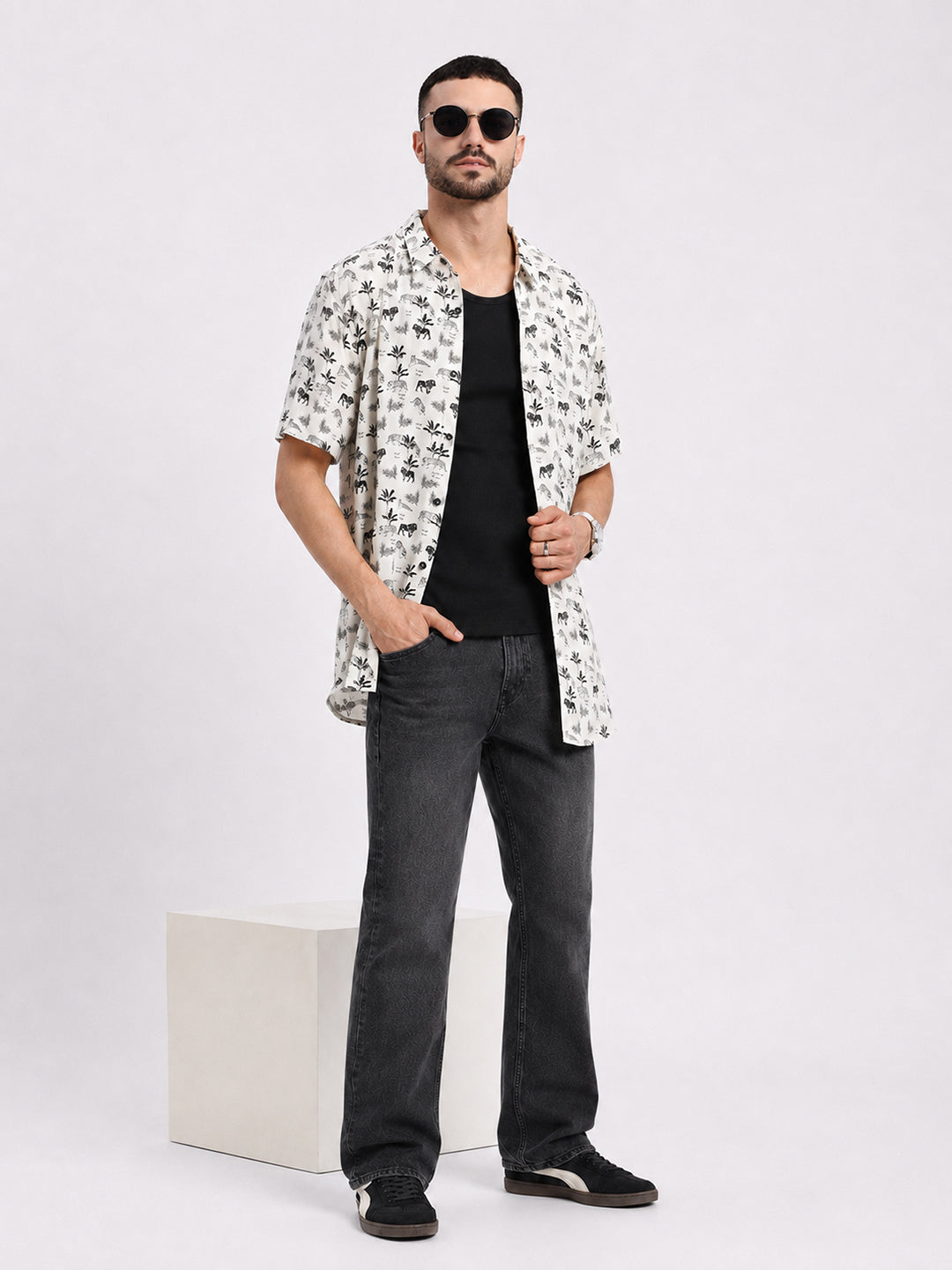 Men’s Graphic Printed White Regular Fit Short Sleeves Casual Shirt