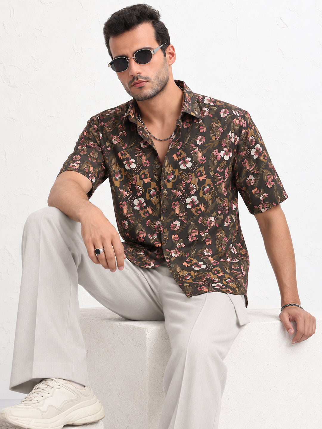 Men’s Floral Printed Olive Regular Fit Short Sleeves Casual Shirt