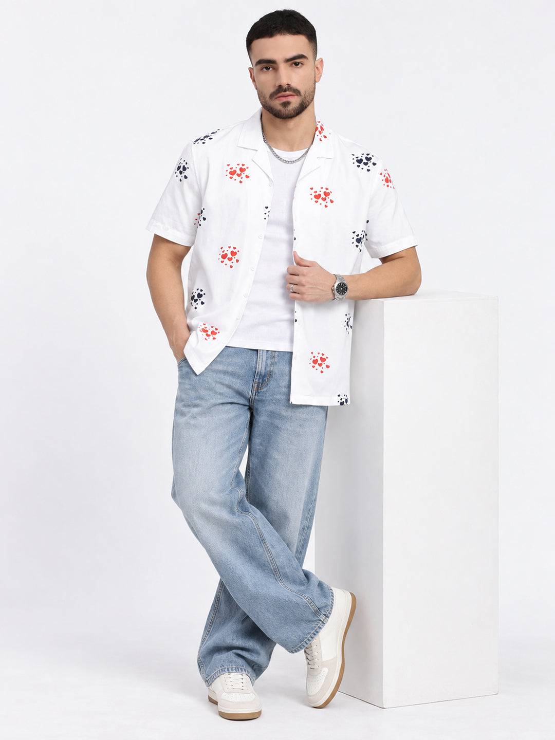 Men’s Graphic Printed White Relaxed Fit Short Sleeves Shirt