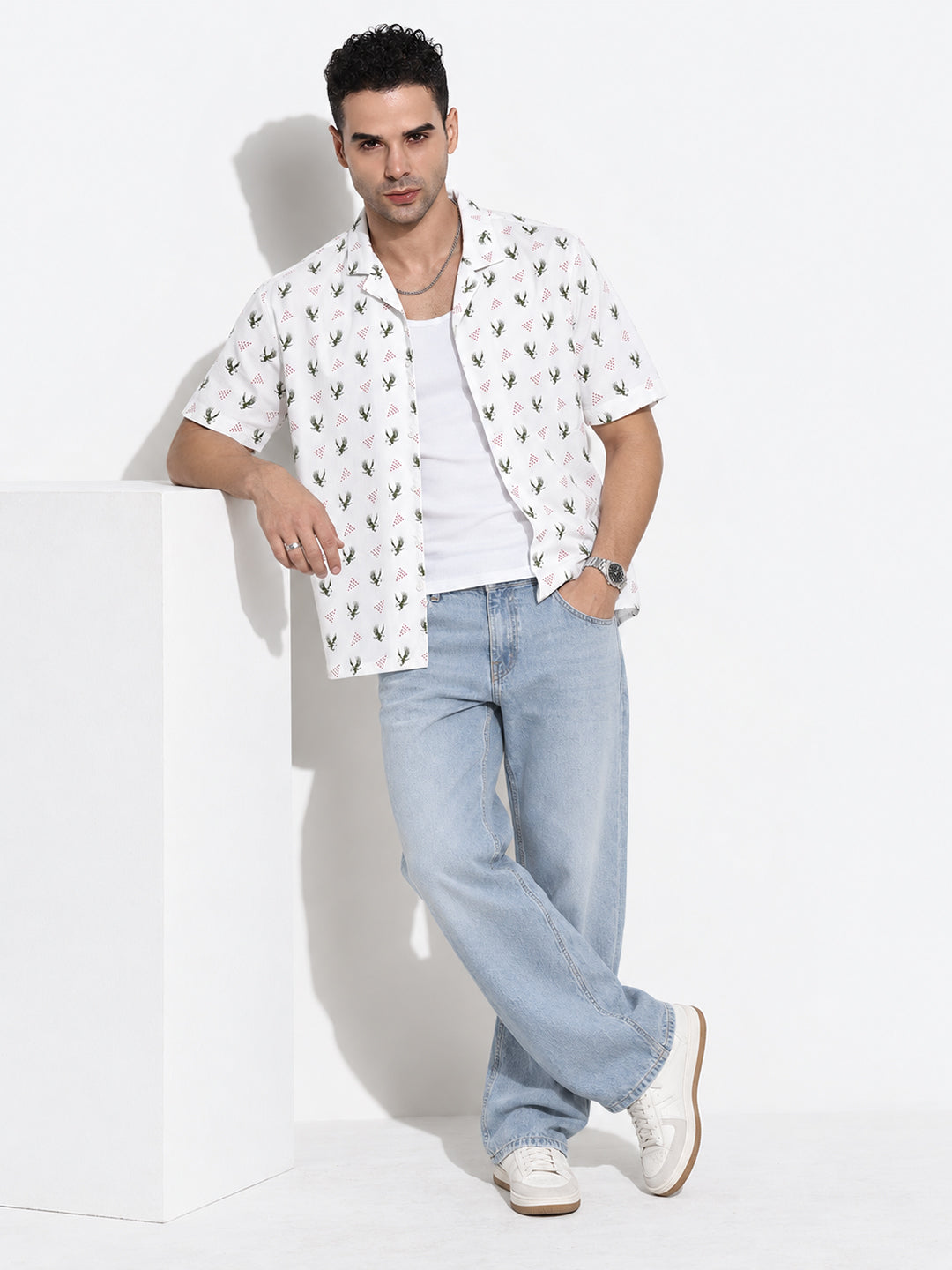 Men’s Printed White Relaxed Fit Short Sleeves Shirt