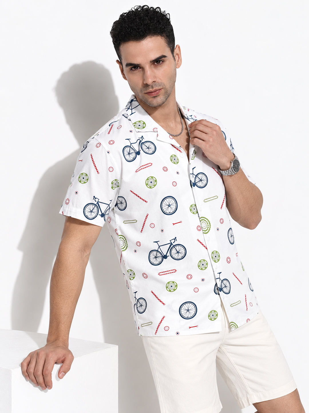 Men’s Graphic Printed White Relaxed Fit Short Sleeves Shirt