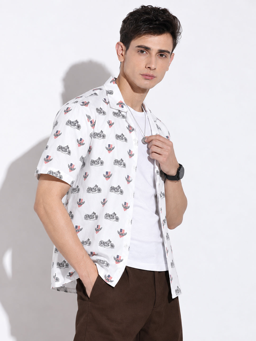 Men’s Graphic White Relaxed Fit Short Sleeves Shirt