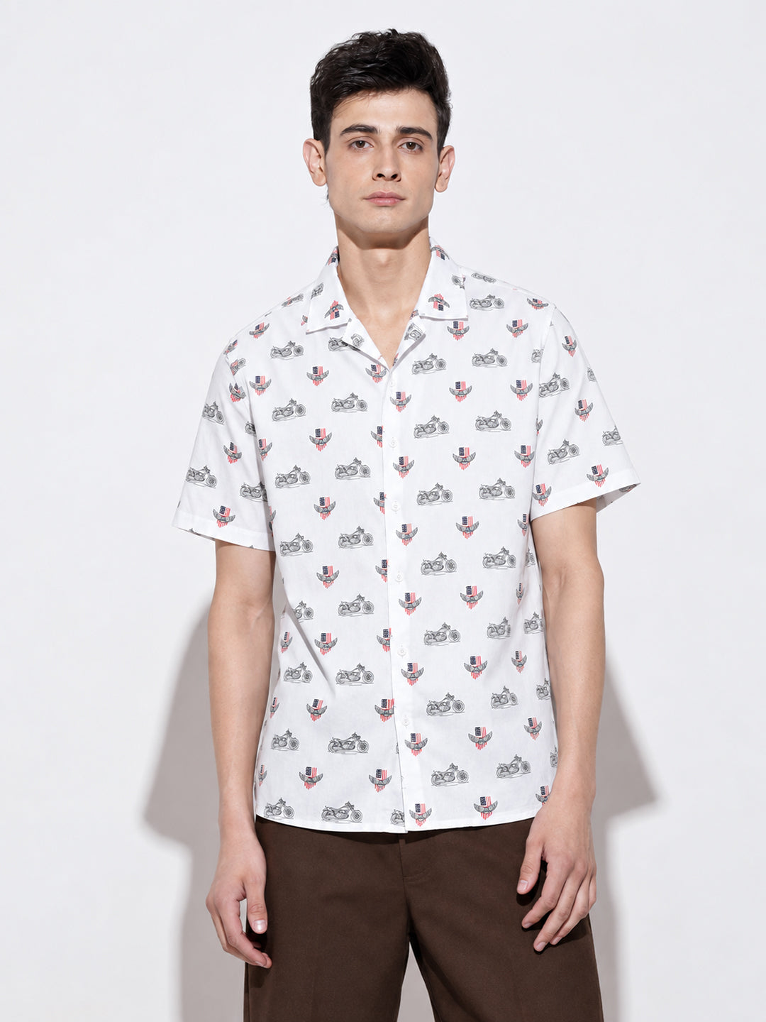 Men’s Graphic White Relaxed Fit Short Sleeves Shirt