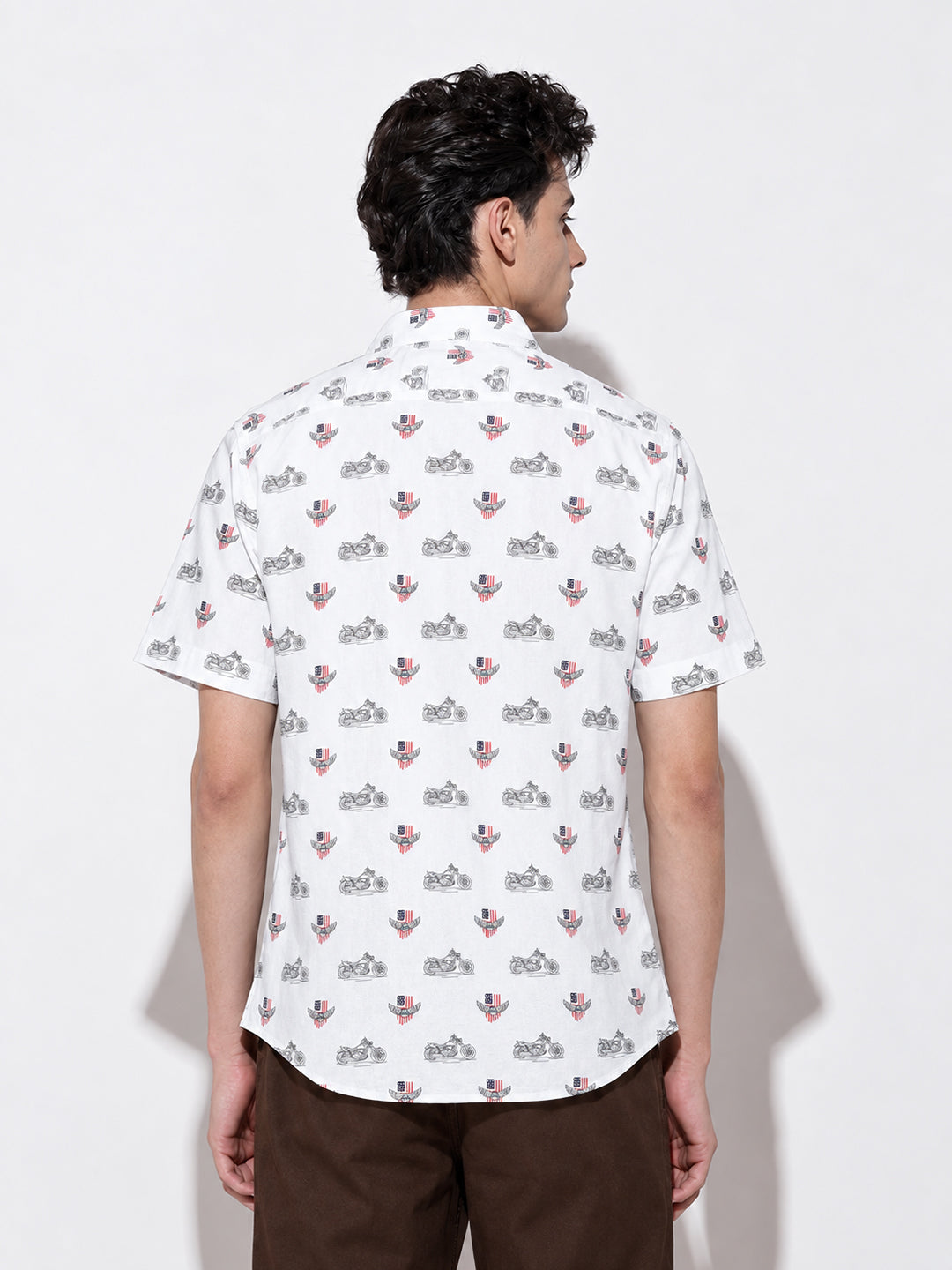 Men’s Graphic White Relaxed Fit Short Sleeves Shirt