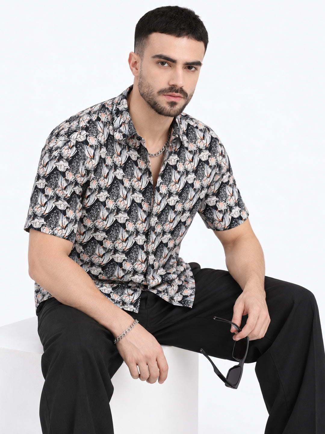 Men’s Floral Print Black Short Sleeves Casual Shirt
