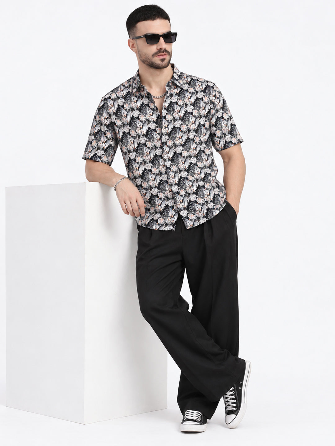 Men’s Floral Print Black Short Sleeves Casual Shirt