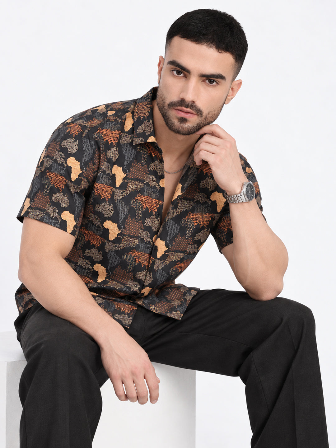 Men’s Printed Black Regular Fit Short Sleeves Casual Shirt