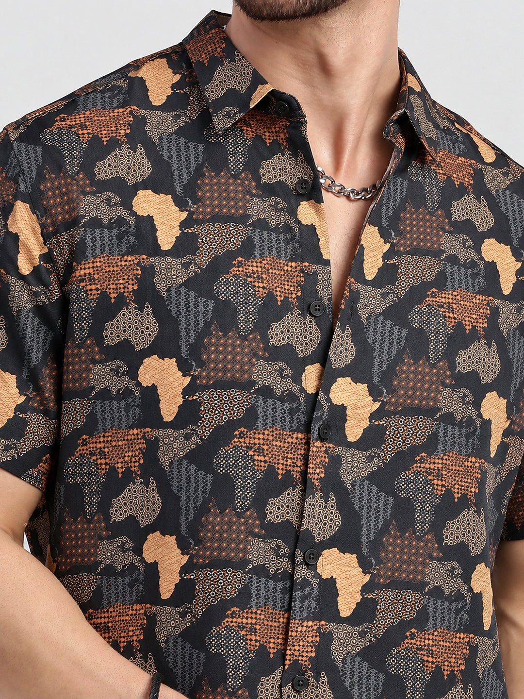 Men’s Printed Black Regular Fit Short Sleeves Casual Shirt