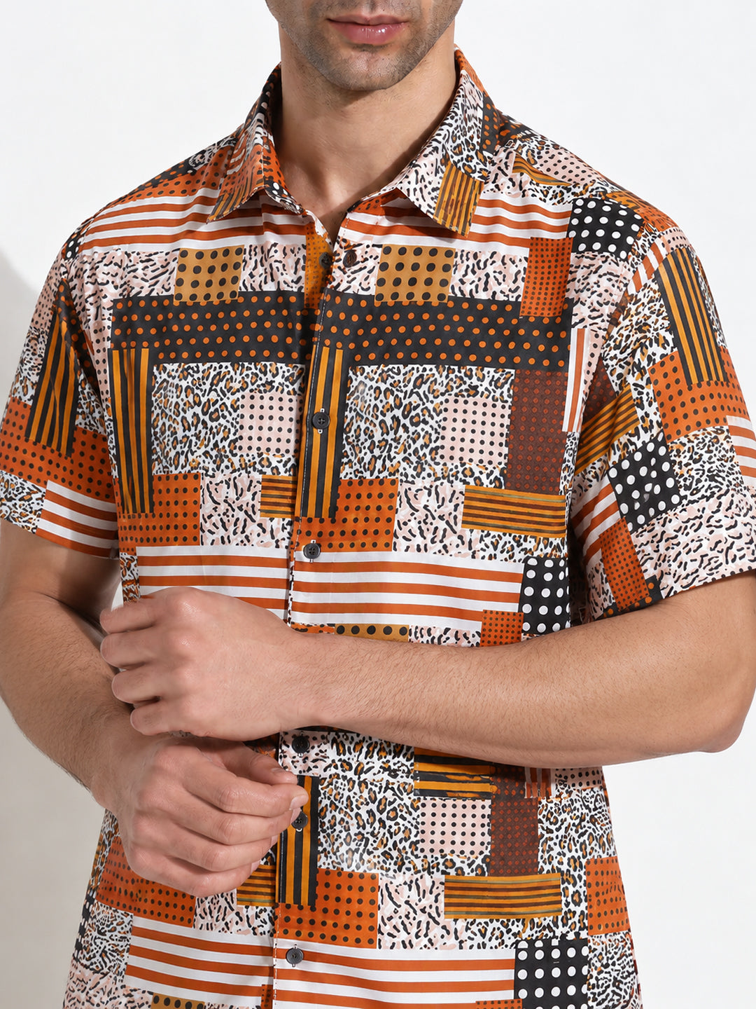 Men’s Abstract Printed Brown Regular Fit Short Sleeves Casual Shirt