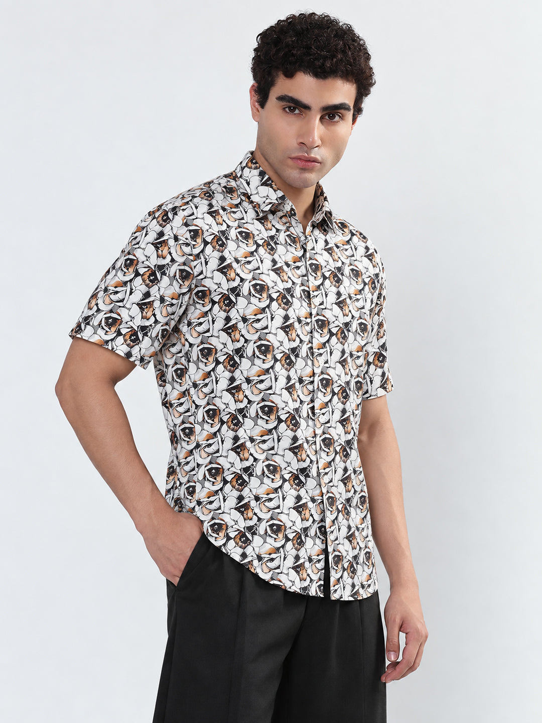 Men’s Floral Printed White Regular Fit Short Sleeves Casual Shirt