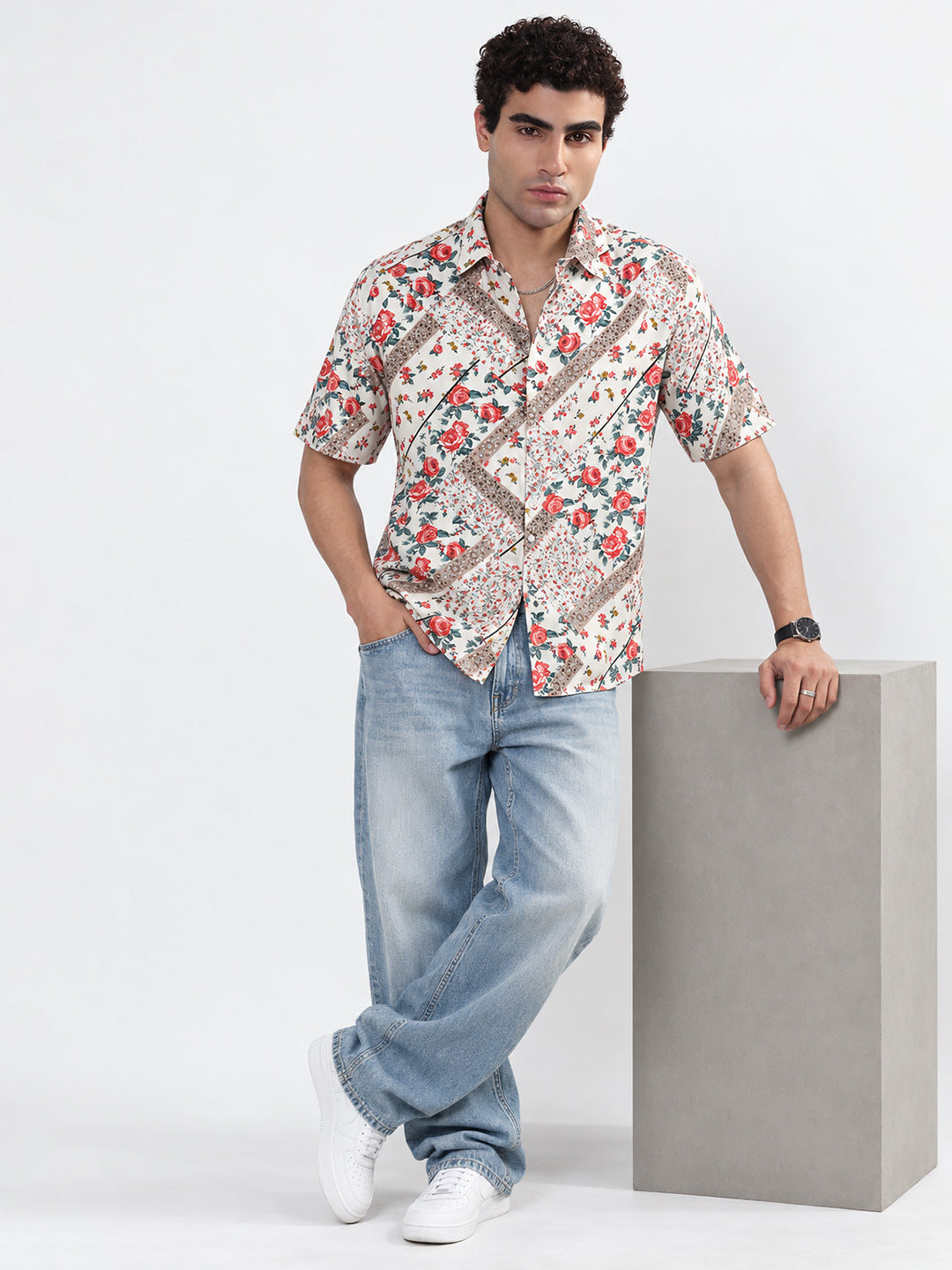 Men’s Floral White Regular Fit Short Sleeves Shirt