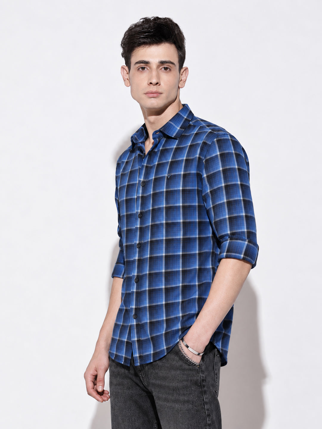 Men’s Checked Blue Slim Fit Long Sleeves Shirt